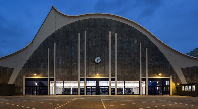 Das Mehr! Theater von außen.